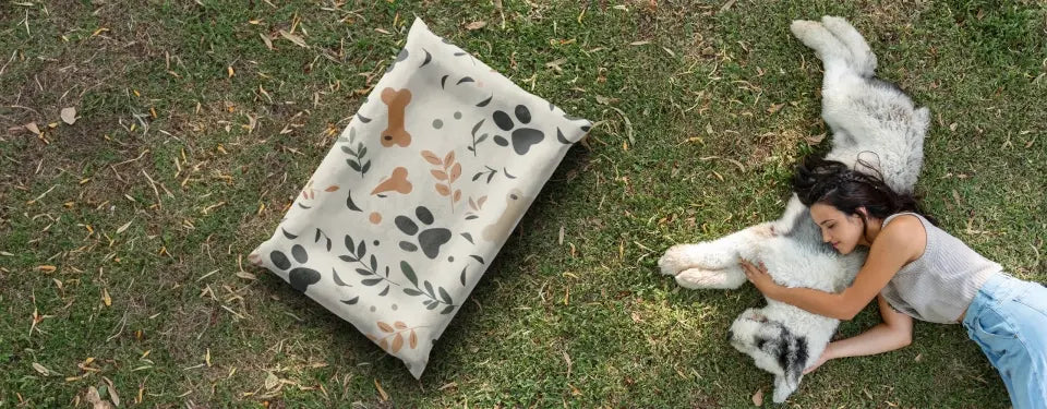 Personoitu koiran peti hauskalla koirahahmolla ja omalla nimellä